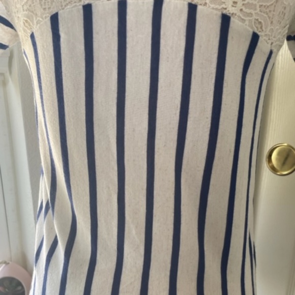 Charlotte Russe | Blue & Cream Striped Lace Back Tie-Front Top – Size XS - Picture 9 of 10